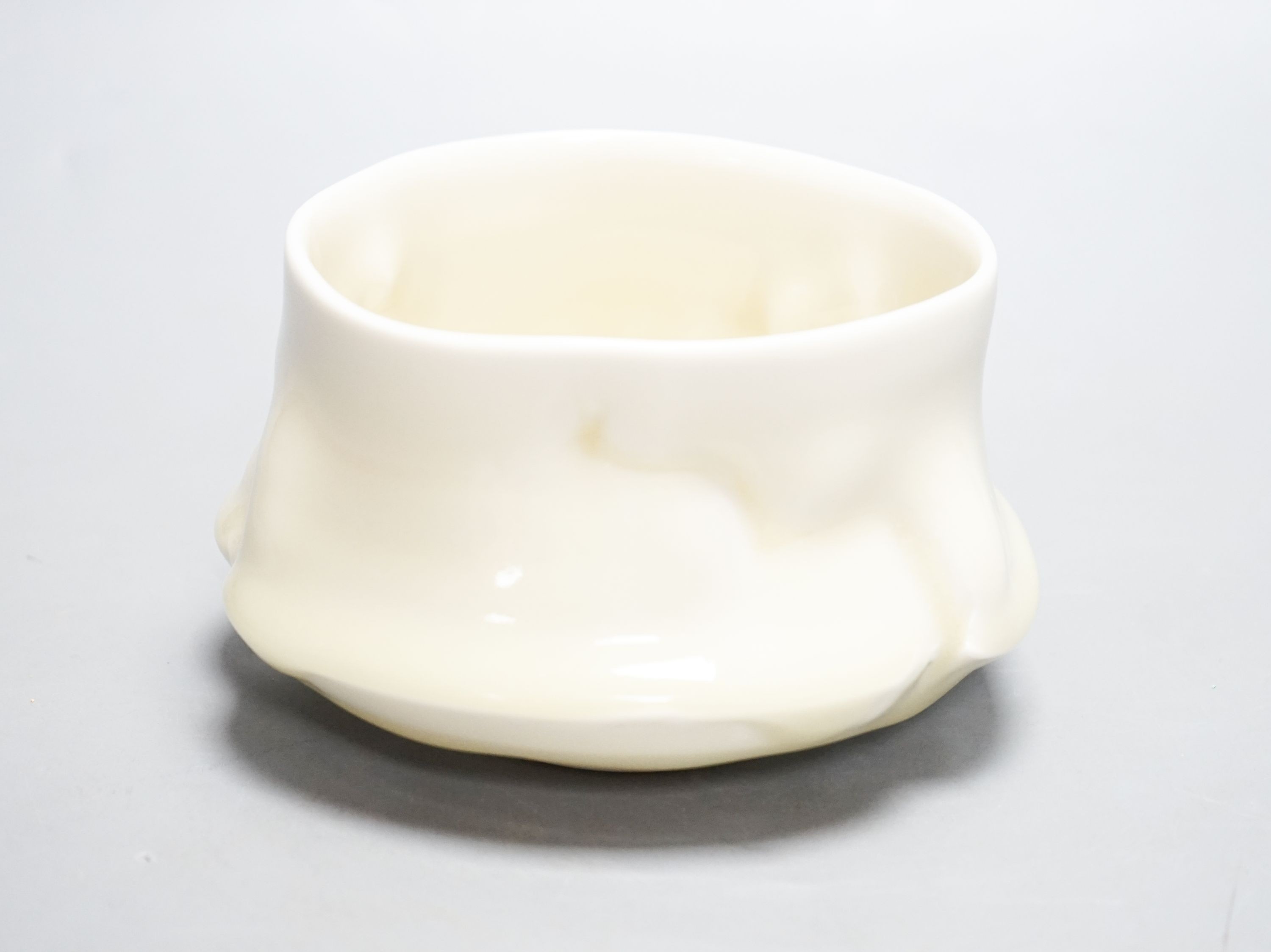 Takeshi Yasuda (b.1943), a Qingbai style free-form bowl 14cm